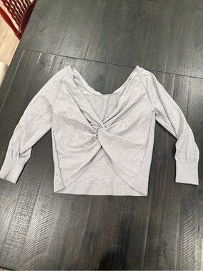 Victoria's Secret Gray Twist Back Long Sleeve Knit Sweater Size M